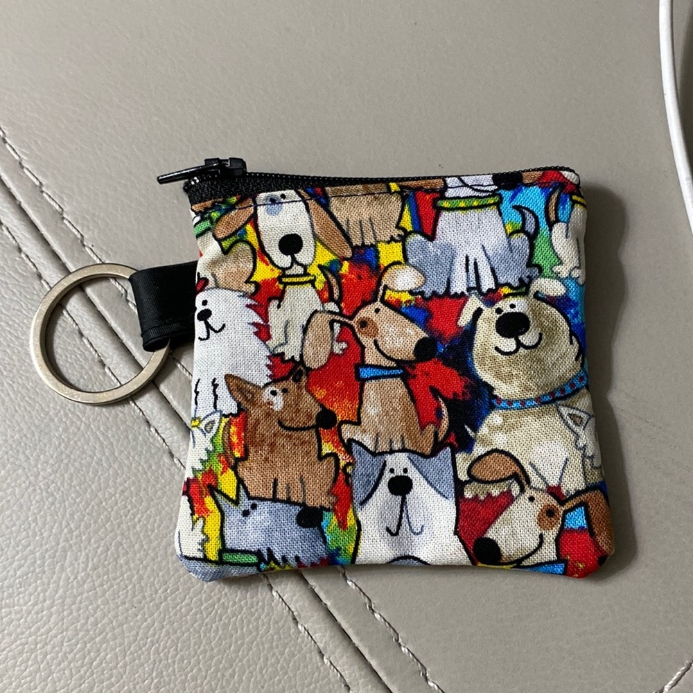 Small lined coin purse pouch with keyring dog print